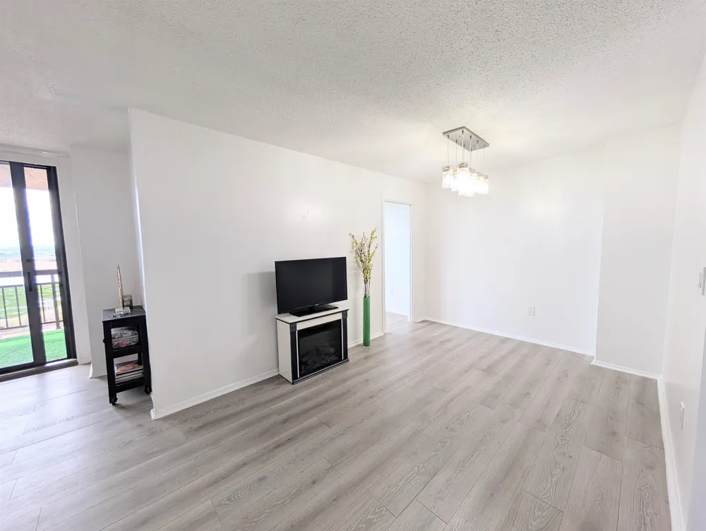 918 HARMON COVE TOWER Secaucus, NJ 07094