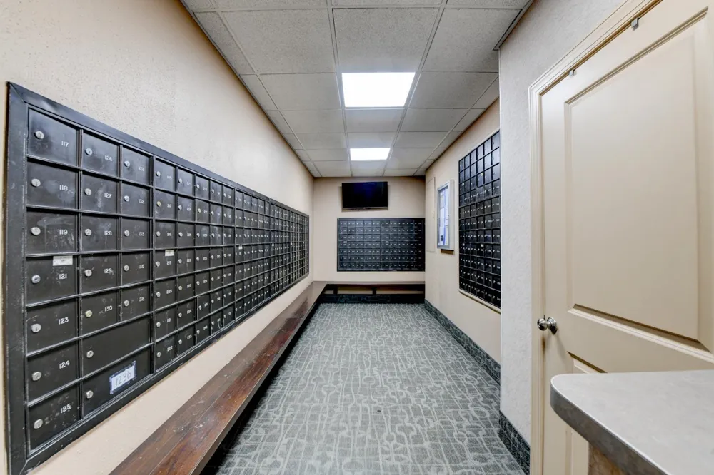 918 HARMON COVE TOWER Secaucus, NJ 07094