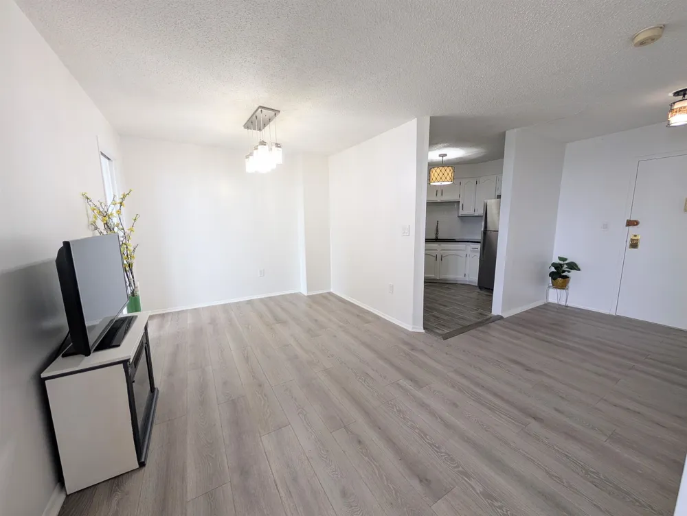 918 HARMON COVE TOWER Secaucus, NJ 07094