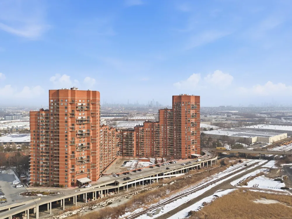 918 HARMON COVE TOWER Secaucus, NJ 07094
