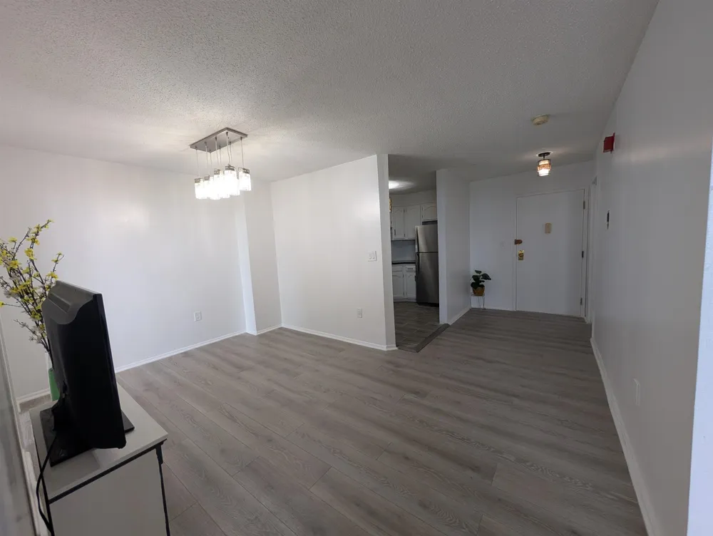 918 HARMON COVE TOWER Secaucus, NJ 07094