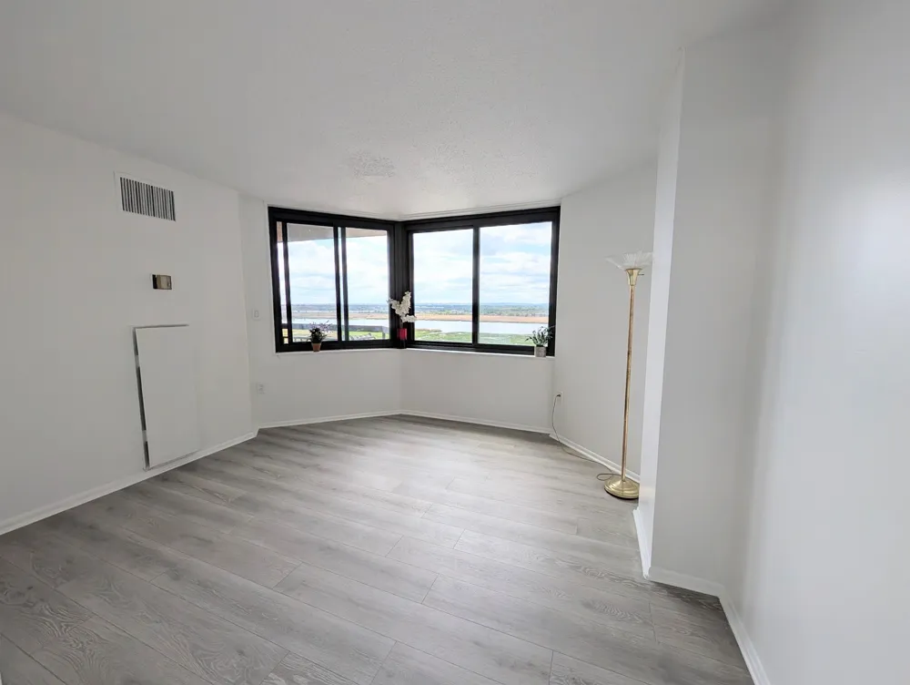 918 HARMON COVE TOWER Secaucus, NJ 07094