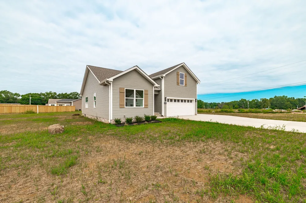 4202 Hereford Dr Greenbrier, TN 37073