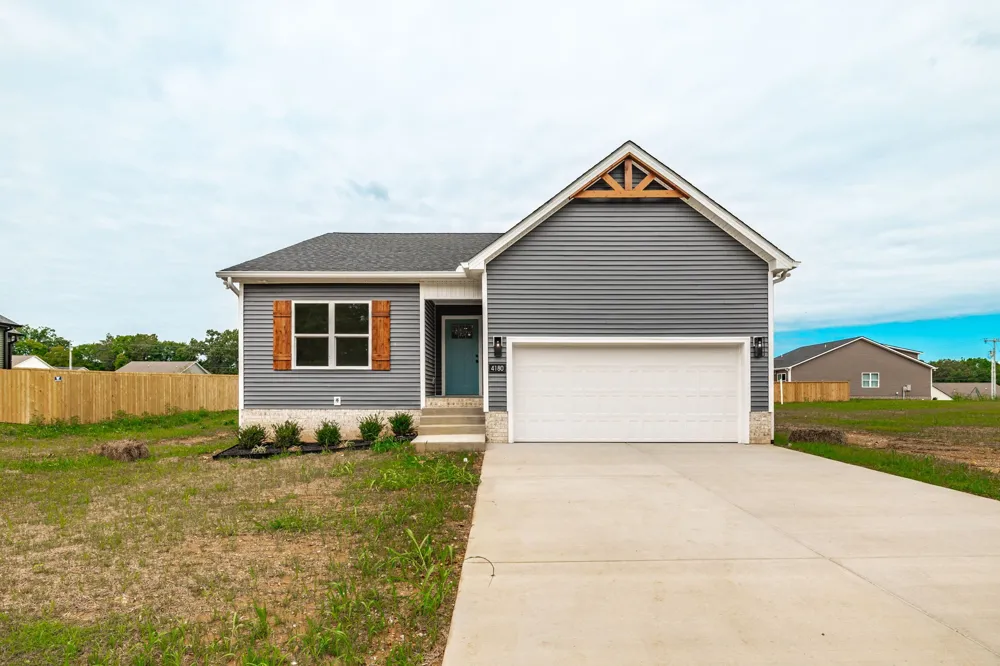 4180 Hereford Dr Greenbrier, TN 37073