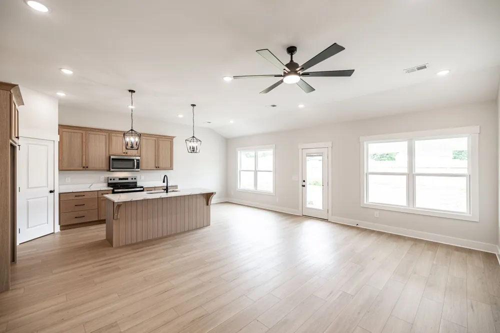4180 Hereford Dr Greenbrier, TN 37073