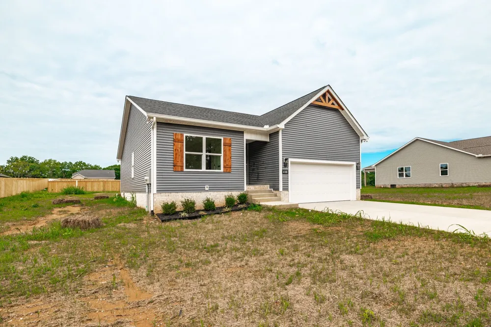 4180 Hereford Dr Greenbrier, TN 37073
