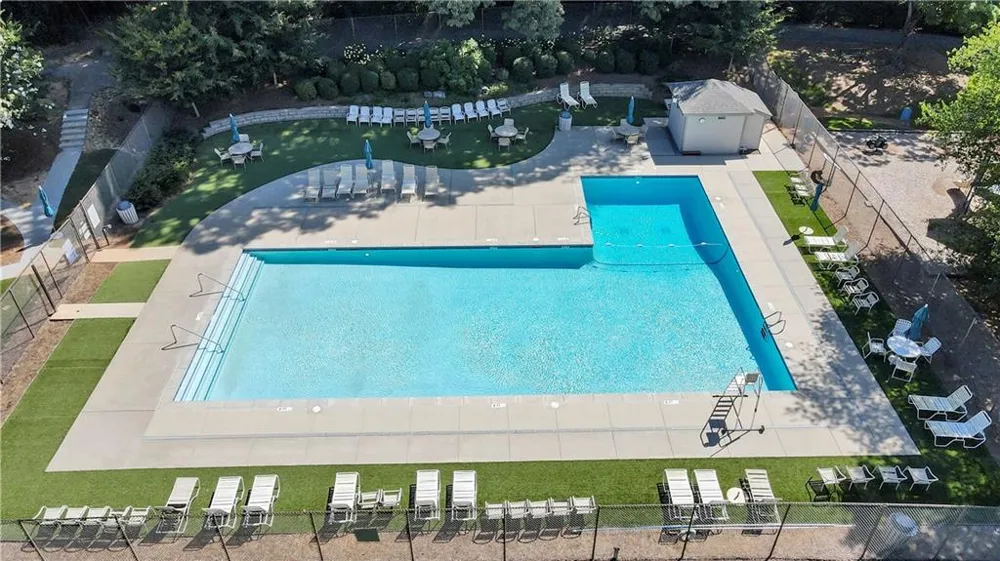 330 Quail Run Roswell, GA 30076