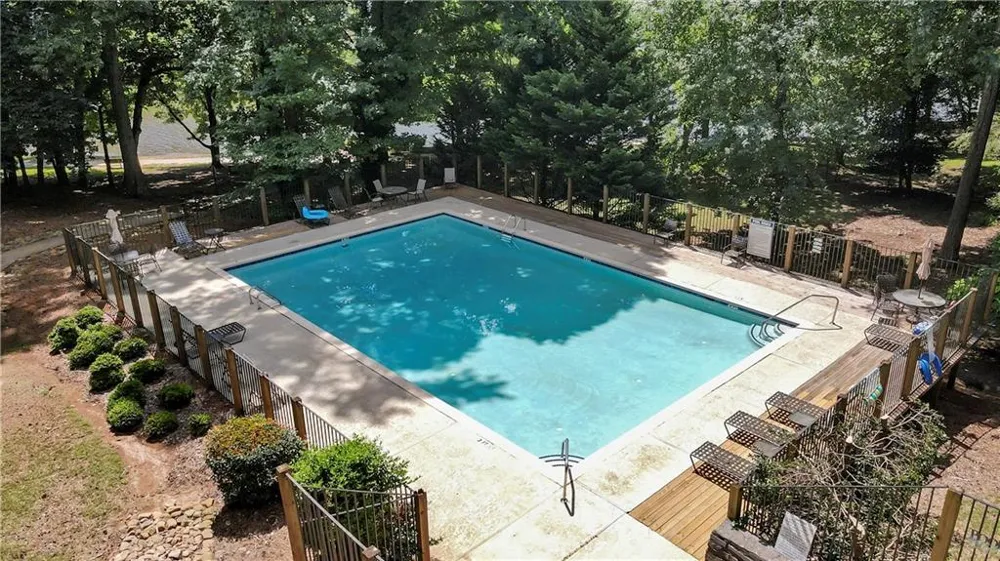 330 Quail Run Roswell, GA 30076