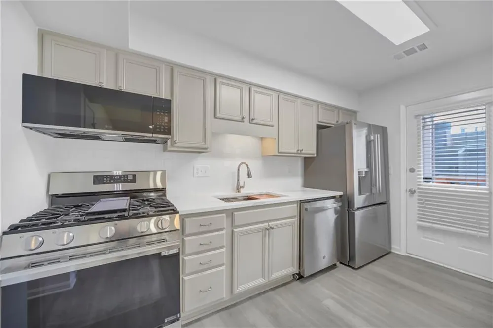 330 Quail Run Roswell, GA 30076
