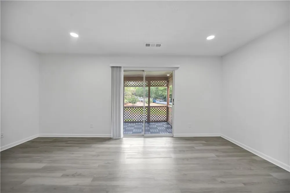 330 Quail Run Roswell, GA 30076