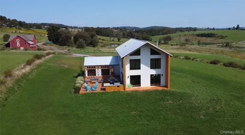 32 Long Farm Way