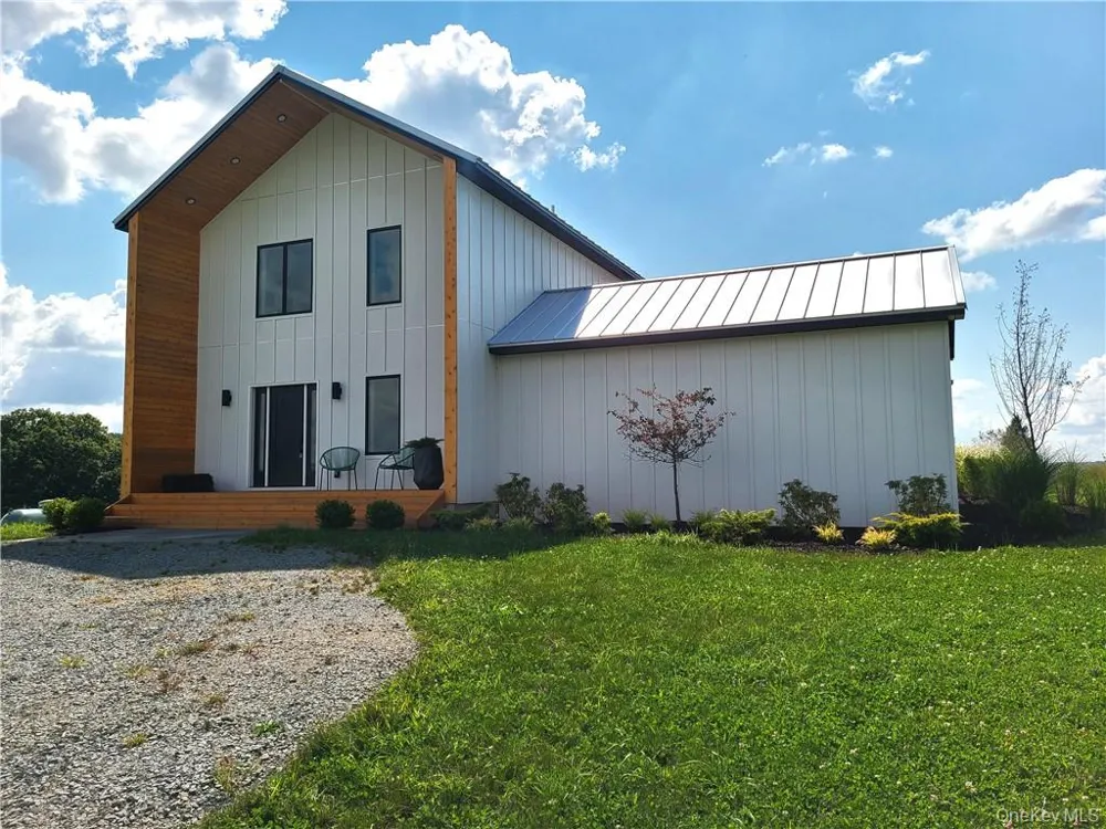 32 Long Farm Way Callicoon, NY 12723