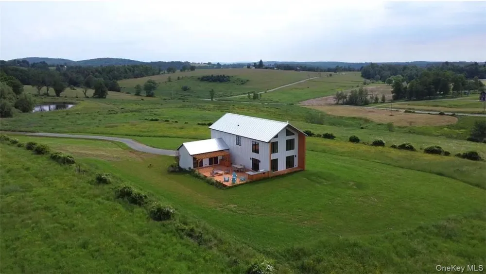 32 Long Farm Way Callicoon, NY 12723
