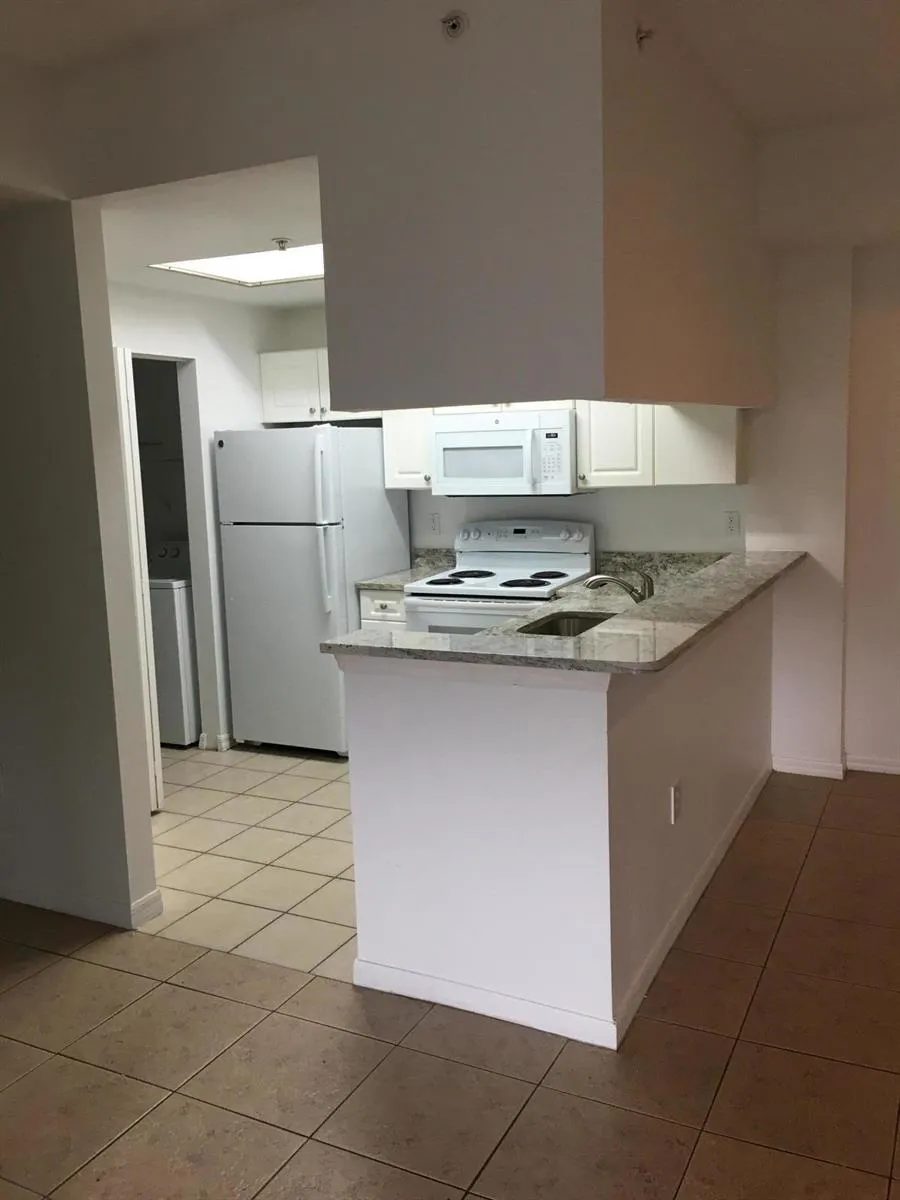 2801 SARENTO PLACE #302 Palm Beach Gardens, FL 33410