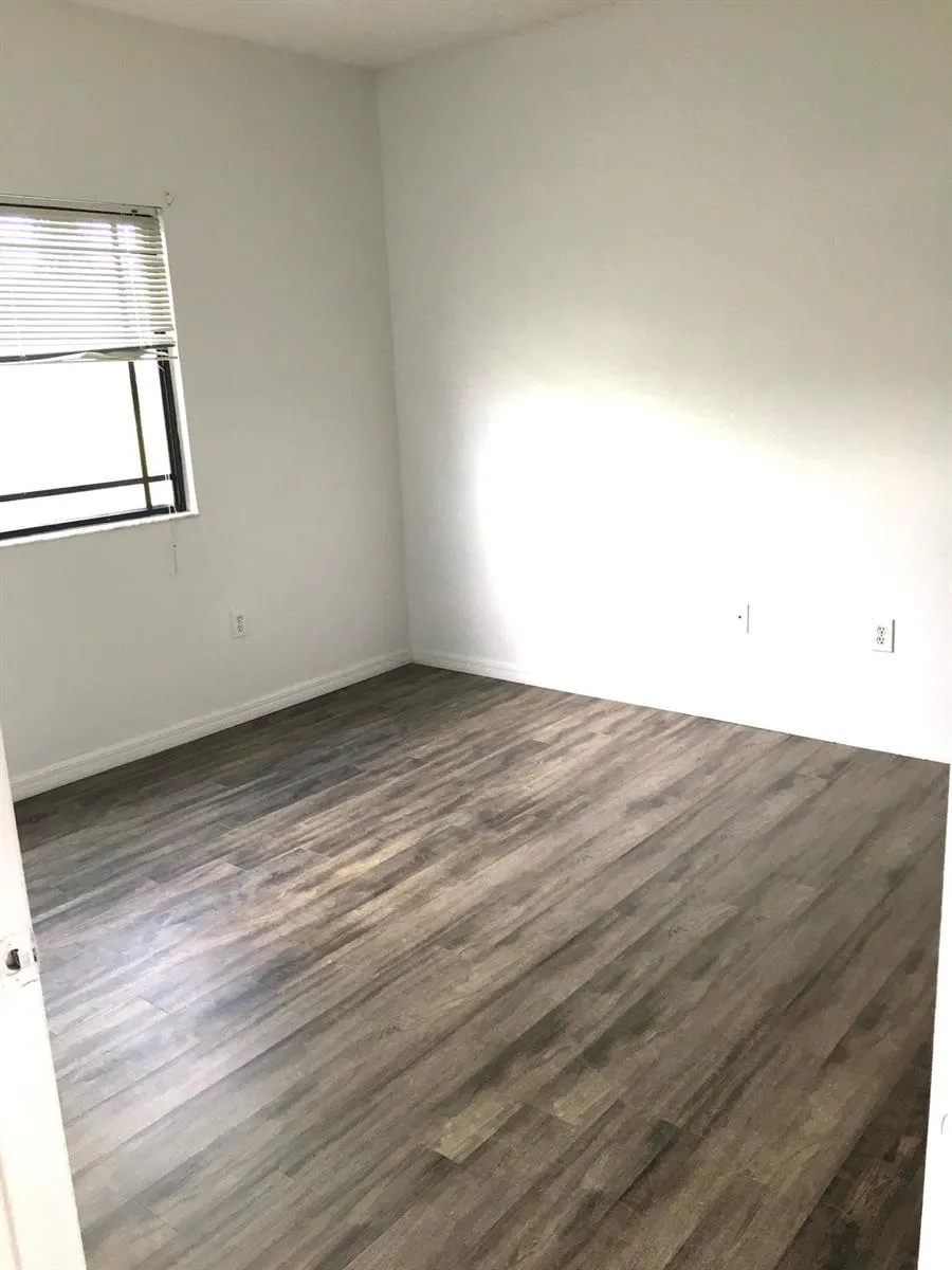 2801 SARENTO PLACE #302 Palm Beach Gardens, FL 33410