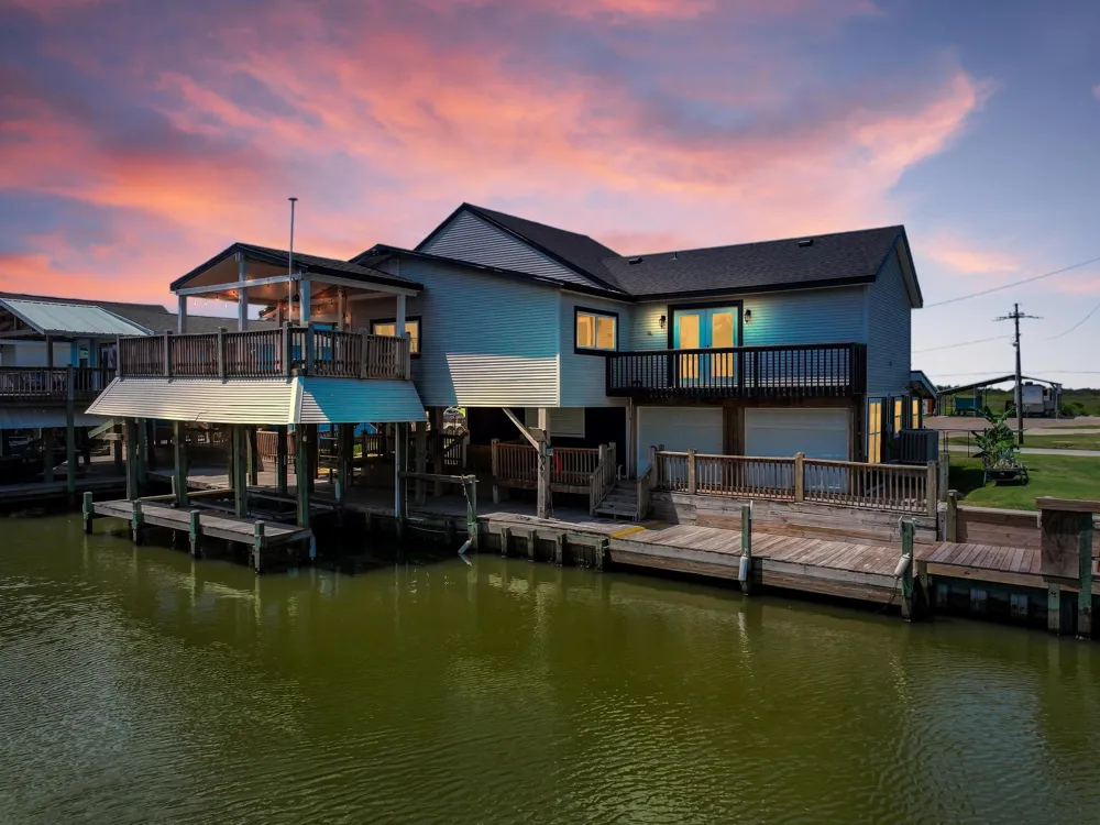 1208 Boyt Road Crystal Beach, TX 77650