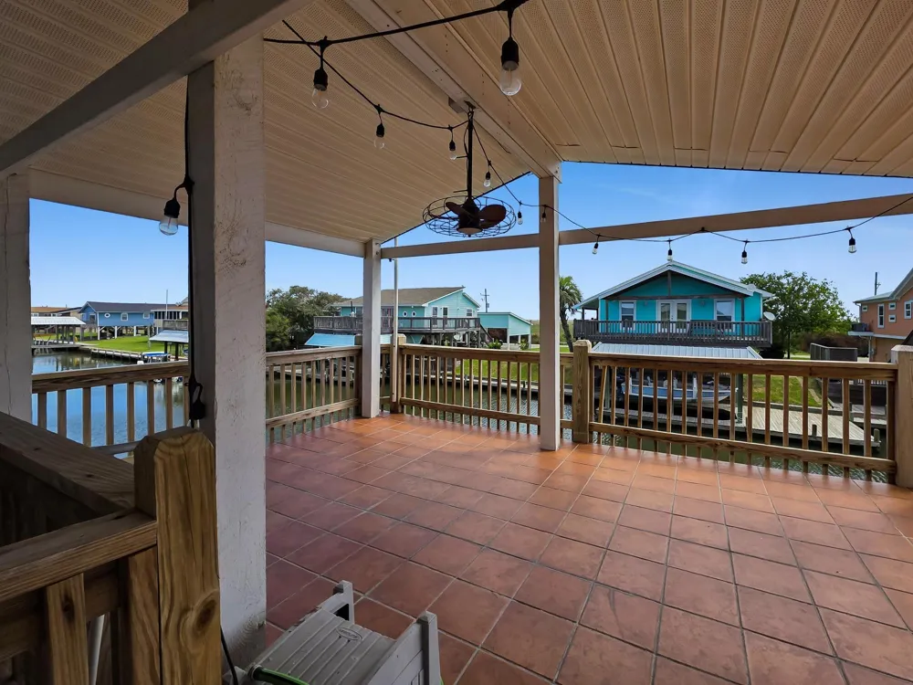 1208 Boyt Road Crystal Beach, TX 77650