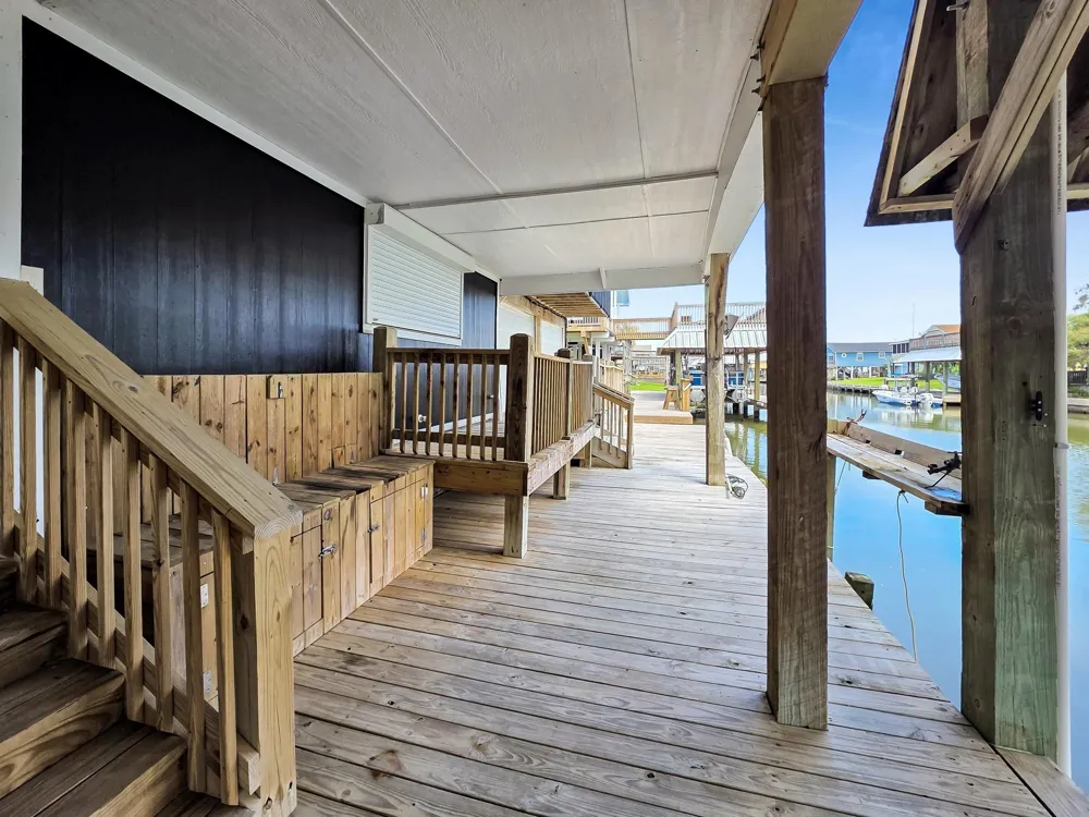 1208 Boyt Road Crystal Beach, TX 77650