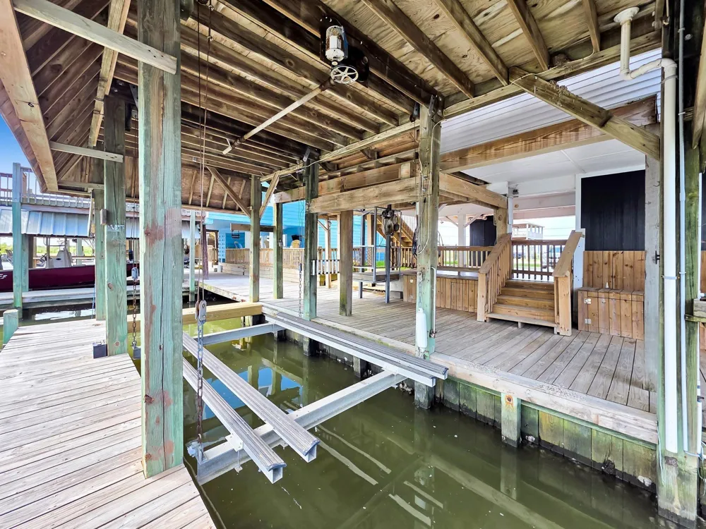 1208 Boyt Road Crystal Beach, TX 77650