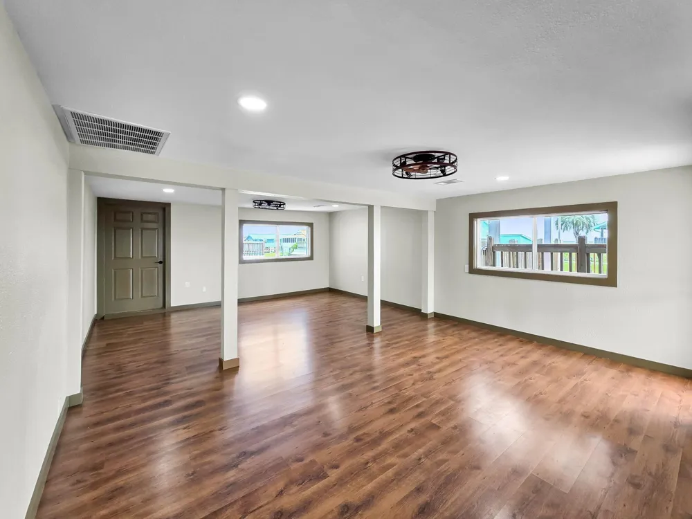 1208 Boyt Road Crystal Beach, TX 77650