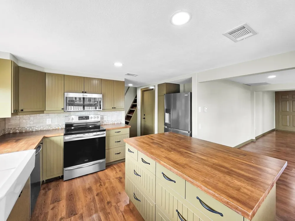 1208 Boyt Road Crystal Beach, TX 77650