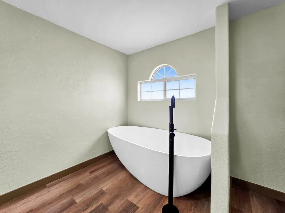 1208 Boyt Road Crystal Beach, TX 77650