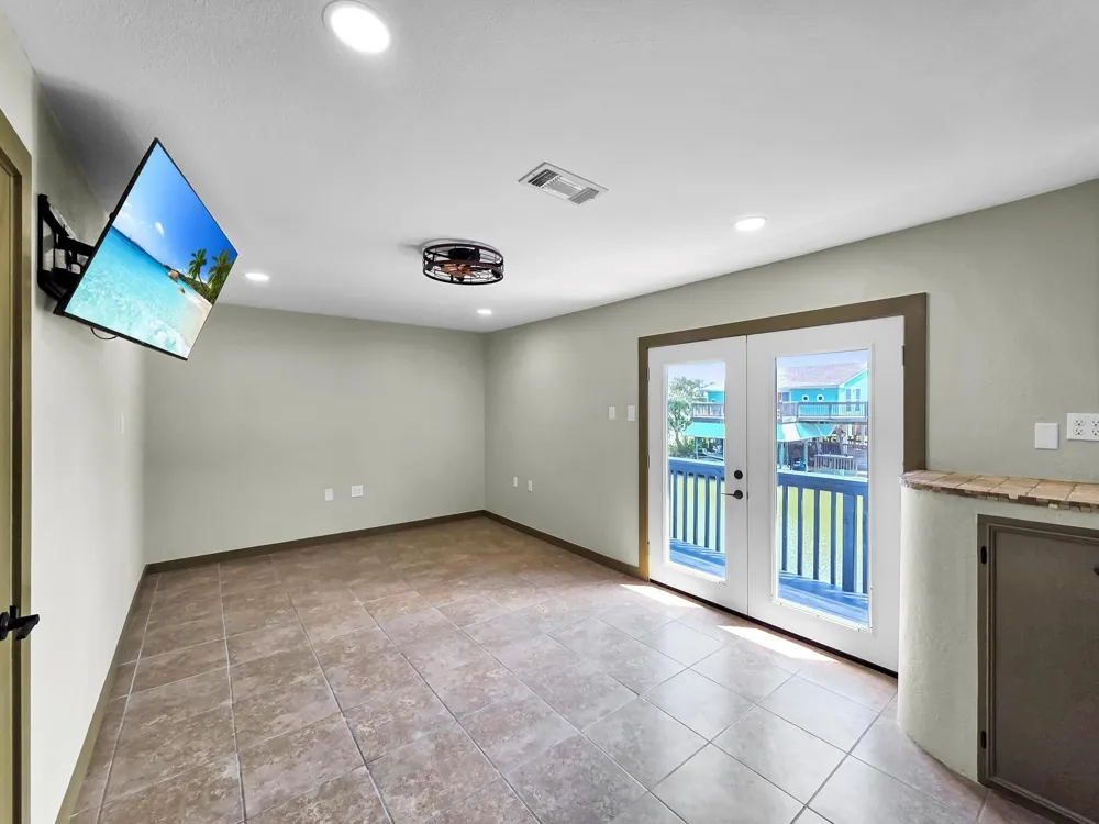 1208 Boyt Road Crystal Beach, TX 77650
