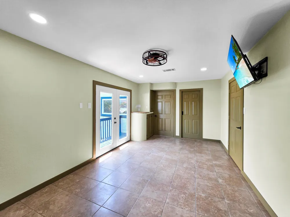 1208 Boyt Road Crystal Beach, TX 77650