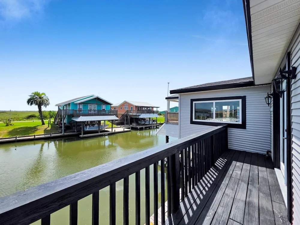 1208 Boyt Road Crystal Beach, TX 77650