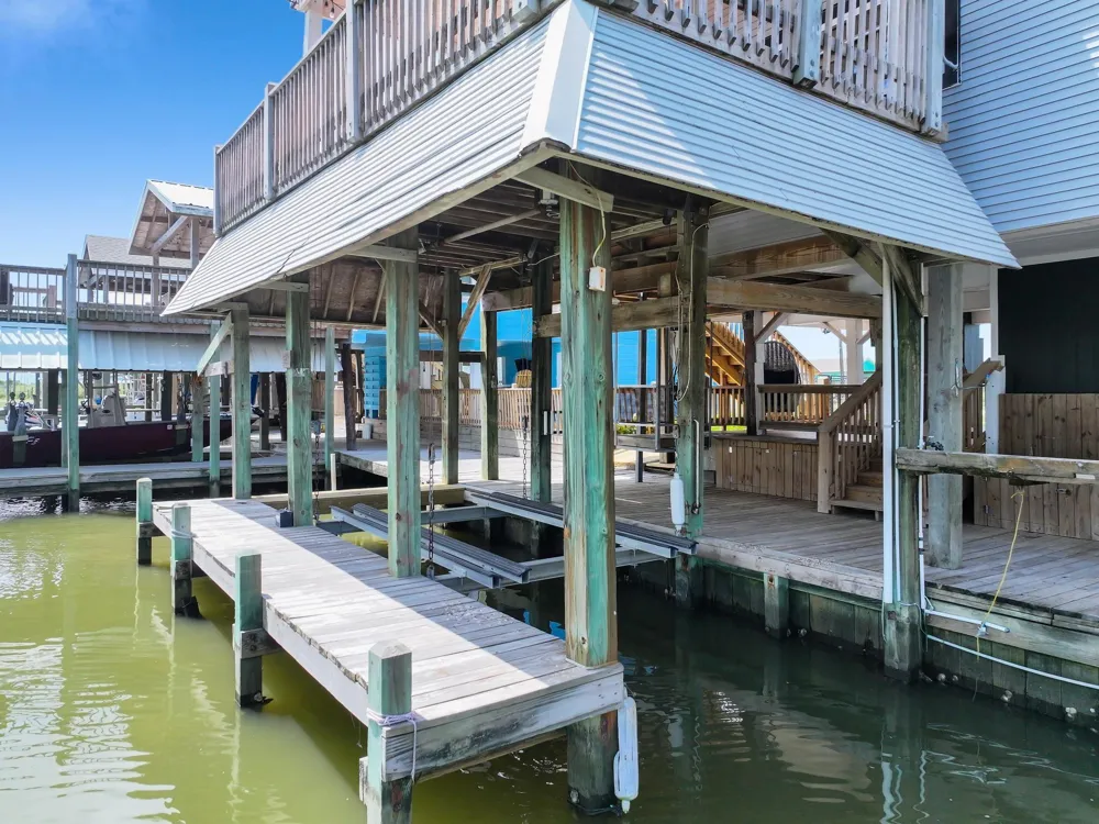 1208 Boyt Road Crystal Beach, TX 77650