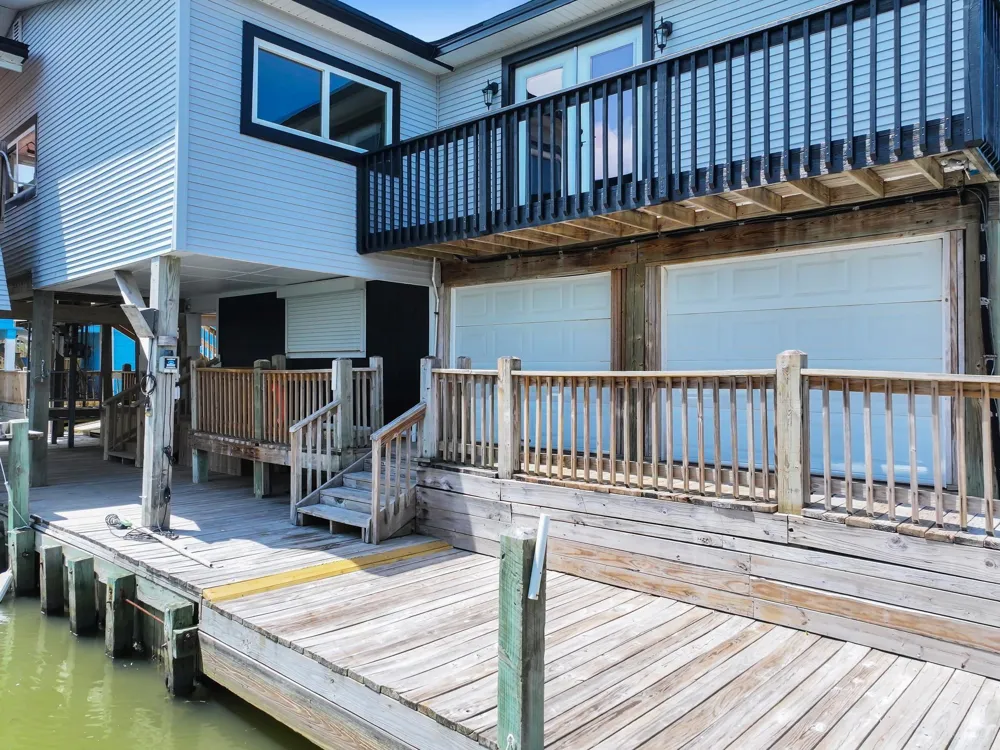 1208 Boyt Road Crystal Beach, TX 77650