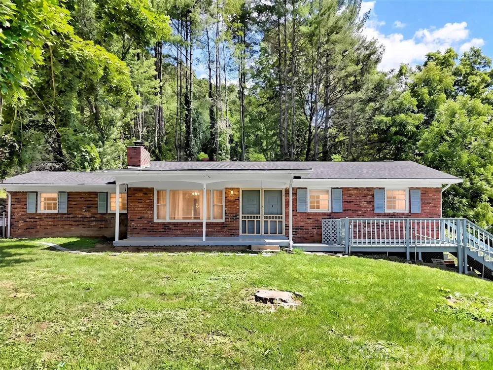 70 Iris Lane Canton, NC 28716