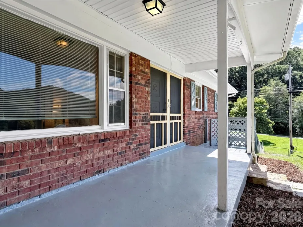 70 Iris Lane Canton, NC 28716