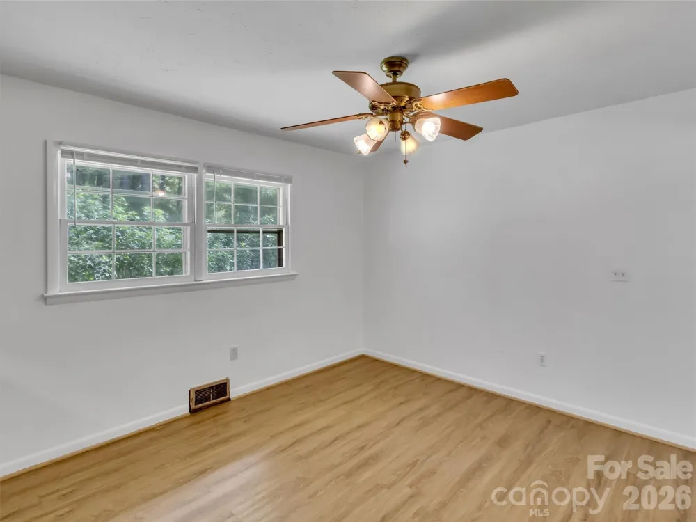 70 Iris Lane Canton, NC 28716
