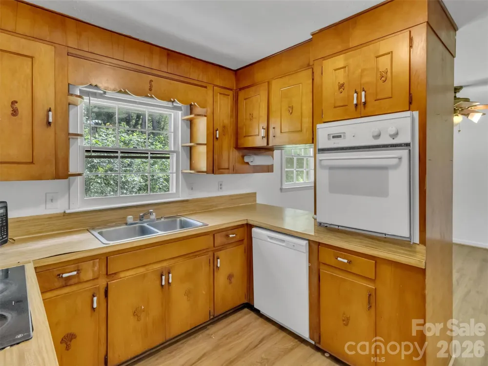 70 Iris Lane Canton, NC 28716