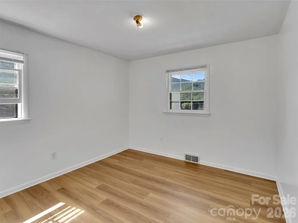70 Iris Lane Canton, NC 28716