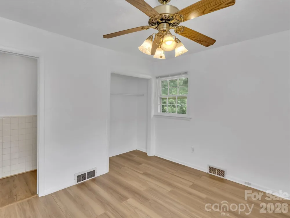 70 Iris Lane Canton, NC 28716