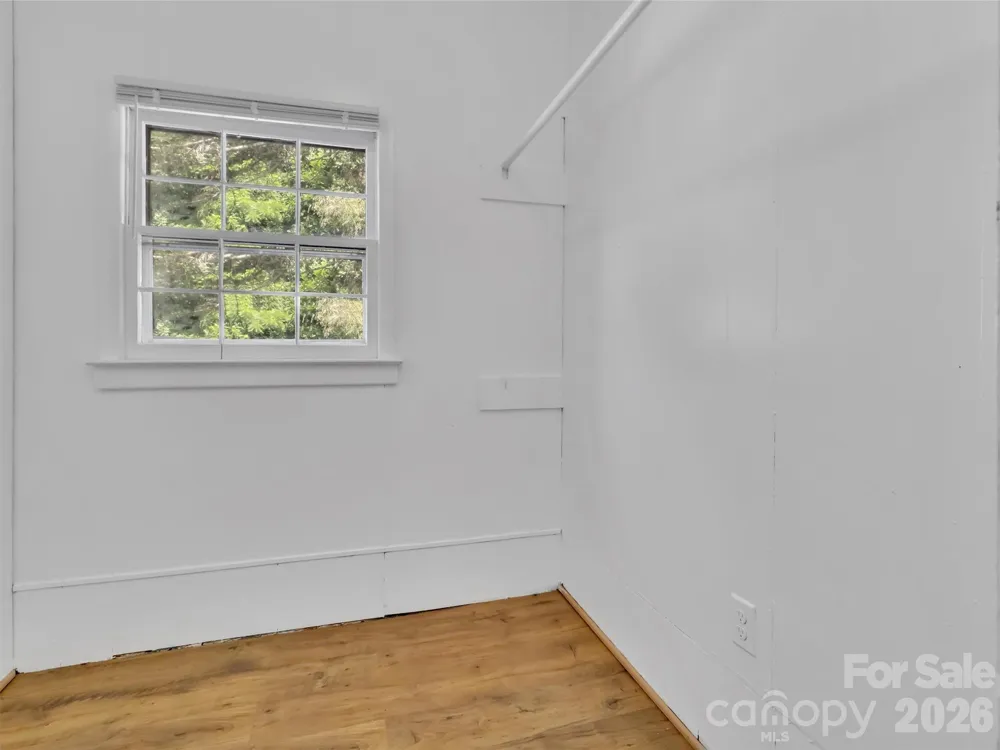70 Iris Lane Canton, NC 28716