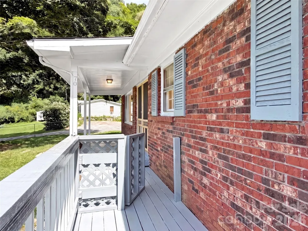 70 Iris Lane Canton, NC 28716