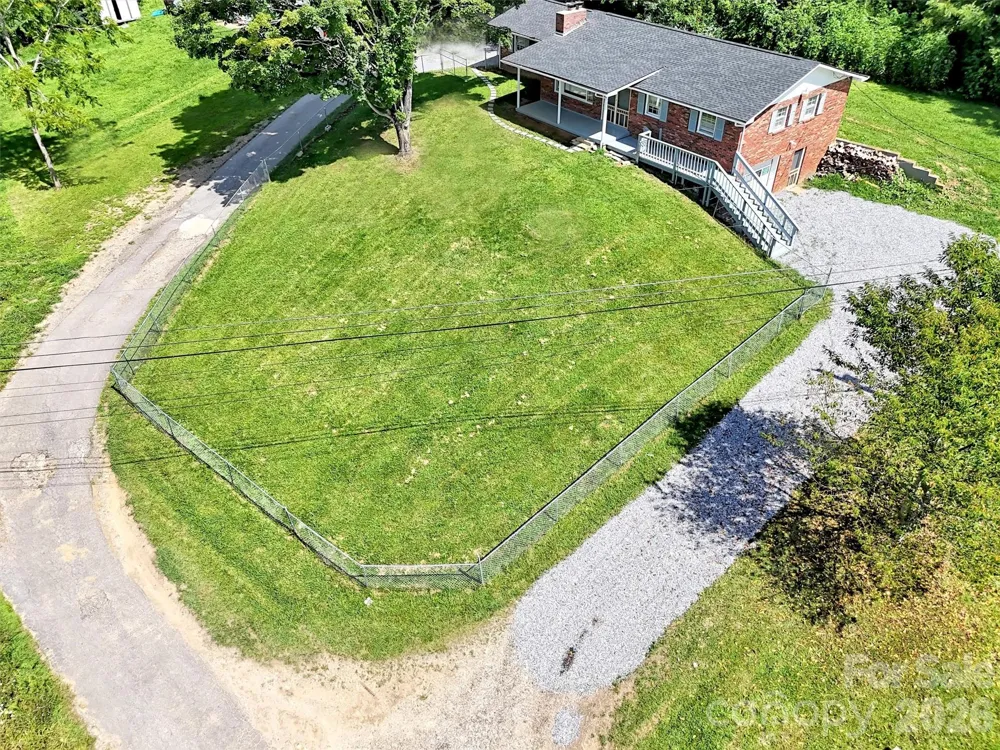 70 Iris Lane Canton, NC 28716