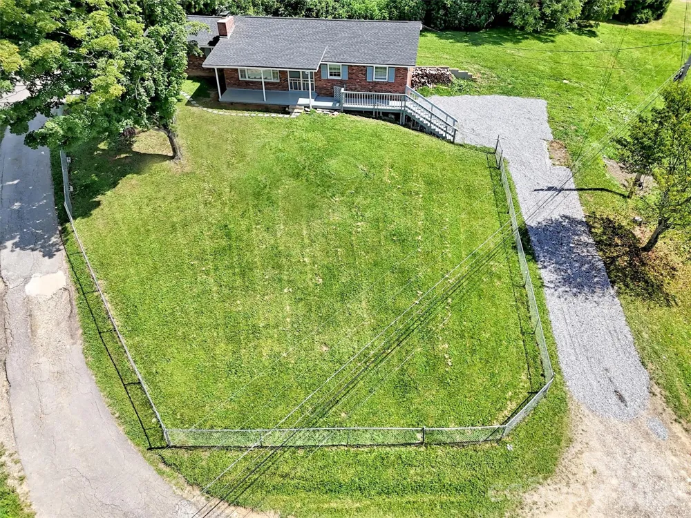 70 Iris Lane Canton, NC 28716
