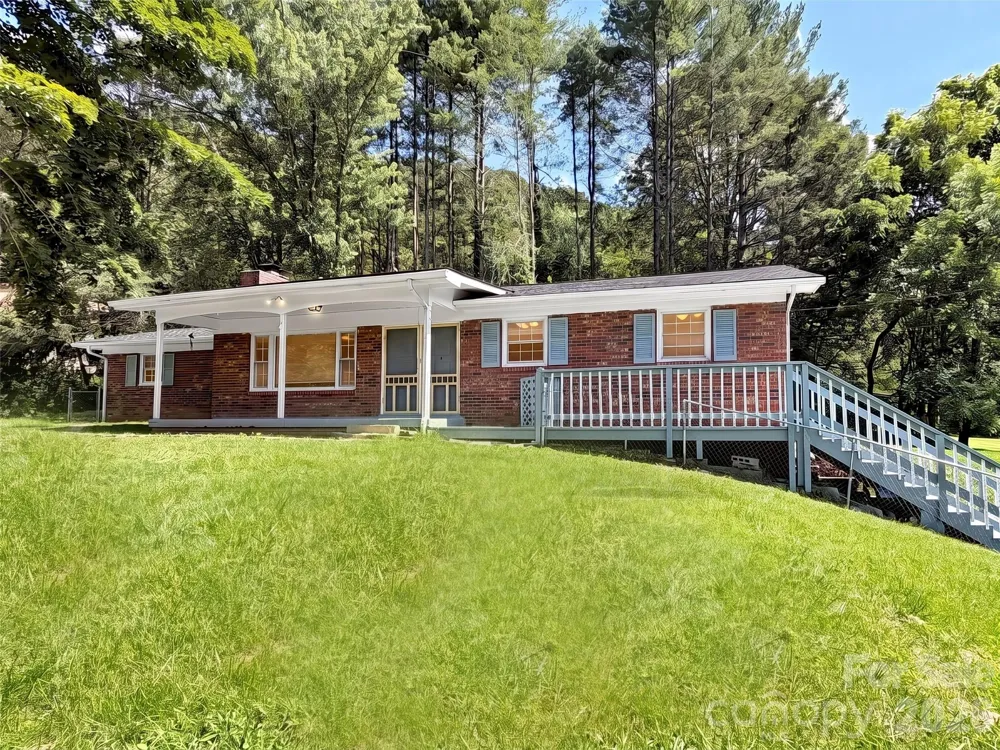 70 Iris Lane Canton, NC 28716