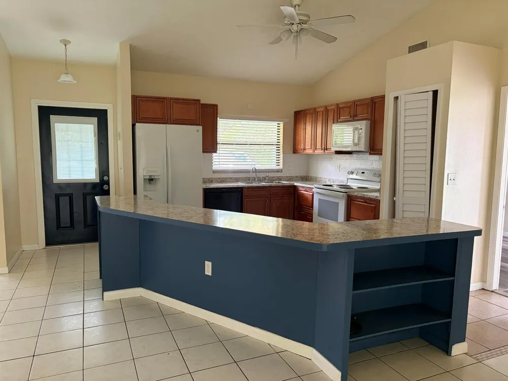4612 BOABADILLA AVENUE Sebring, FL 33872