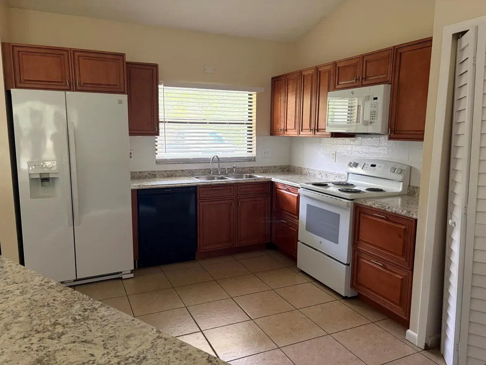 4612 BOABADILLA AVENUE Sebring, FL 33872