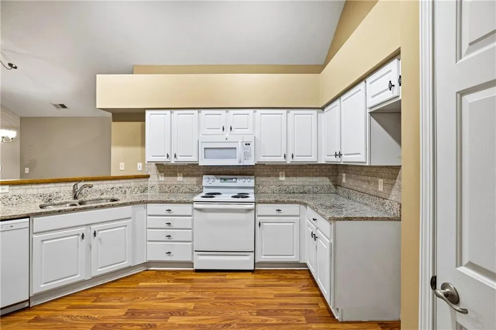 3783 Vineyards Lake Circle NW #21 Kennesaw, GA 30144