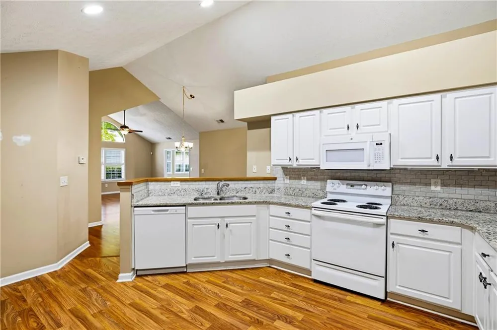 3783 Vineyards Lake Circle NW #21 Kennesaw, GA 30144