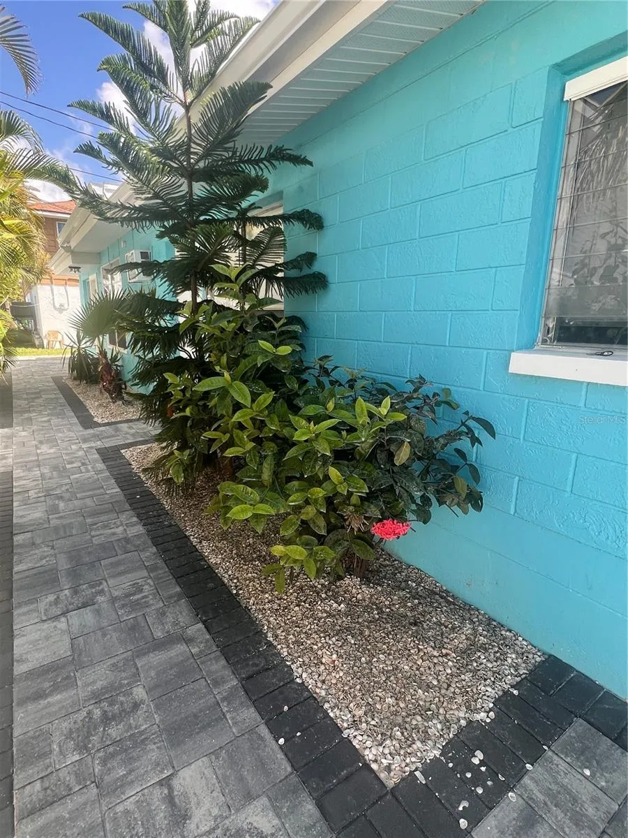 40 82ND AVENUE #Unit 3 St Petersburg, FL 33706
