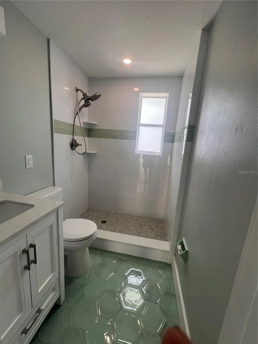 40 82ND AVENUE #Unit 3 St Petersburg, FL 33706
