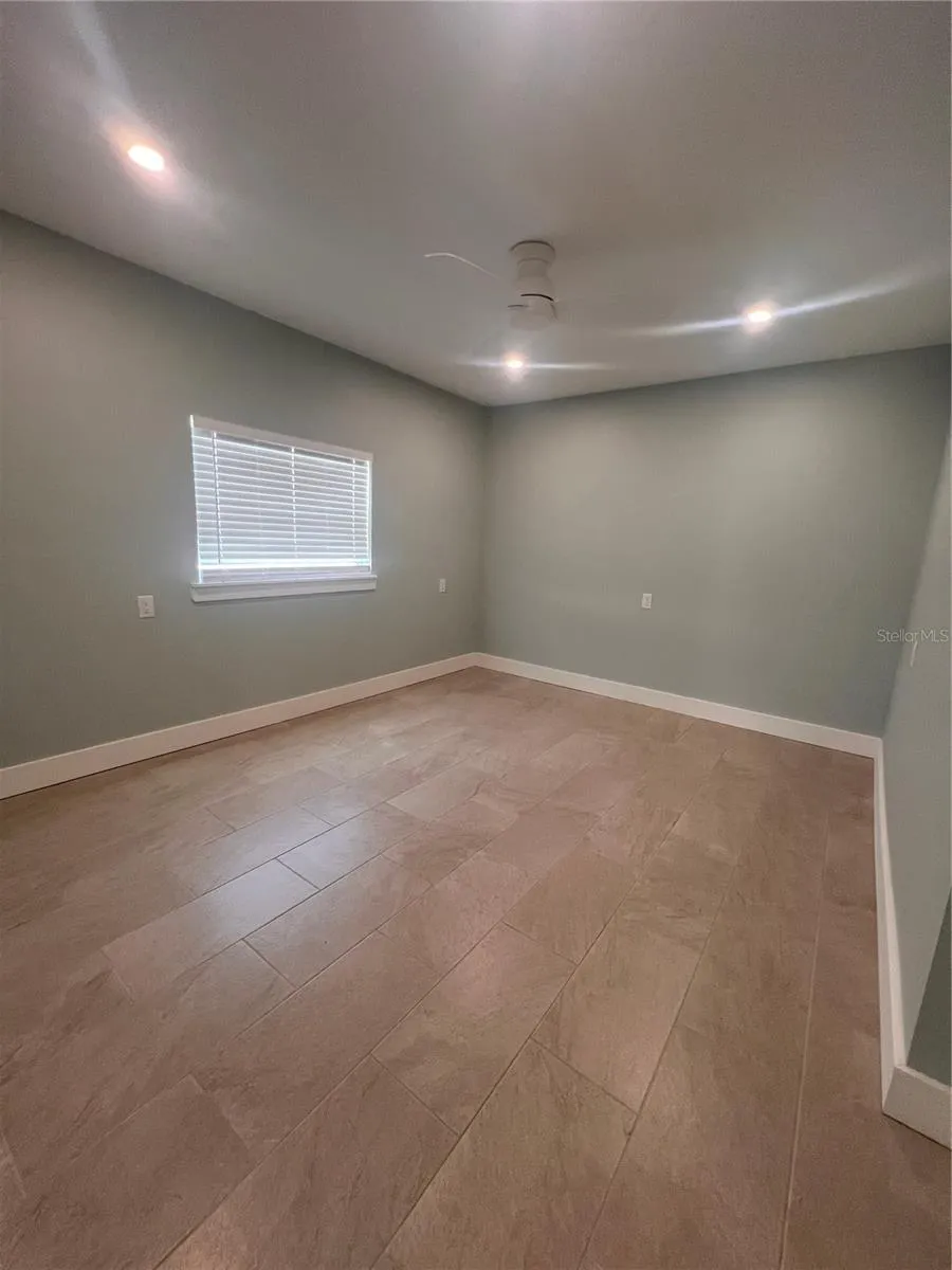 40 82ND AVENUE #Unit 3 St Petersburg, FL 33706