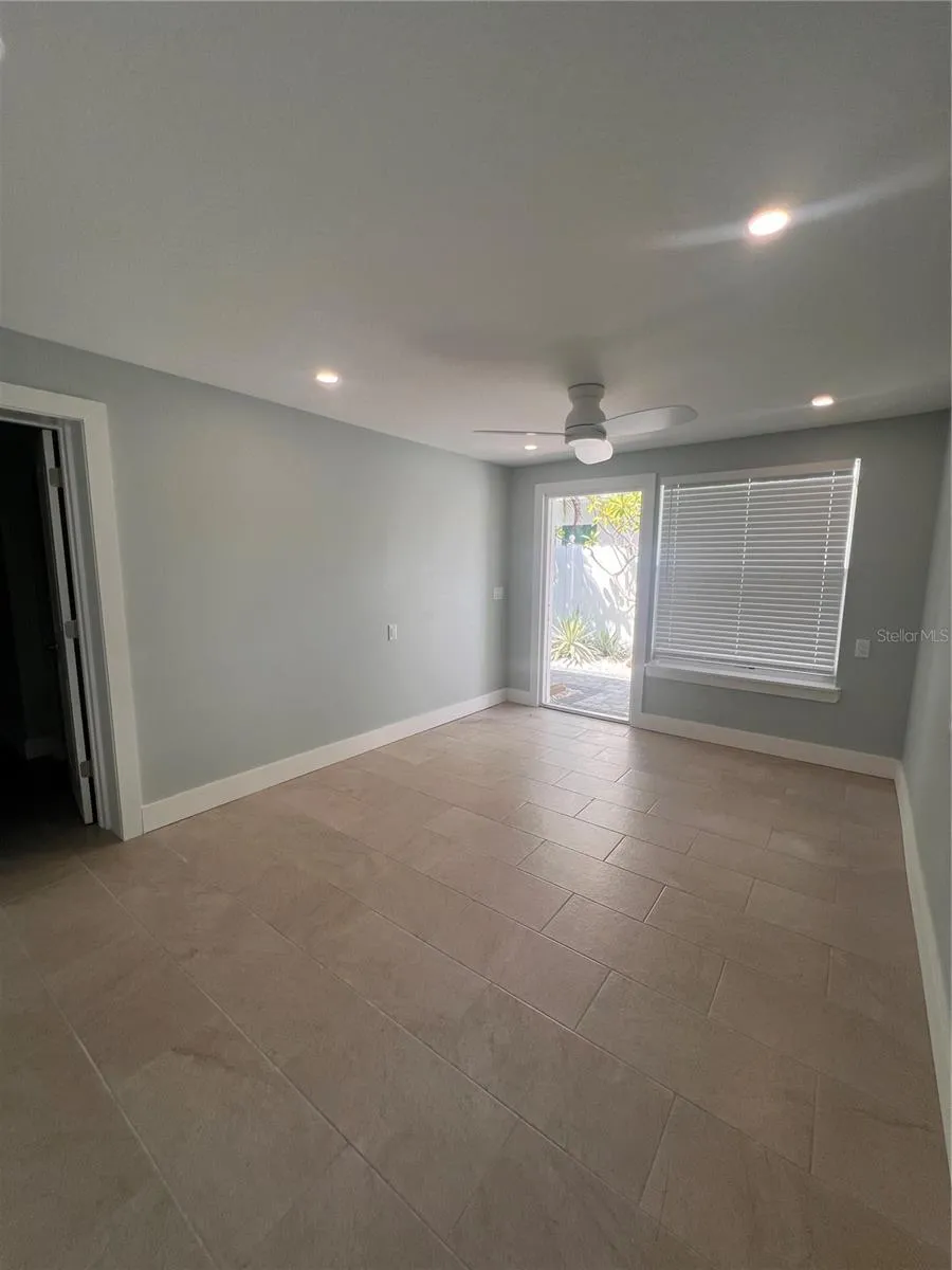 40 82ND AVENUE #Unit 3 St Petersburg, FL 33706